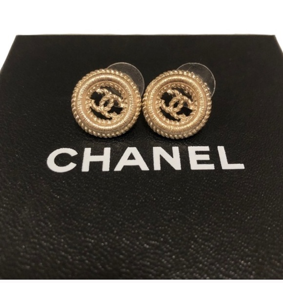 🌼 🏖️☀️SUMMER SALE☀️🏖️ Chanel CC Caged Earrings in GHW - Picture 7 of 7